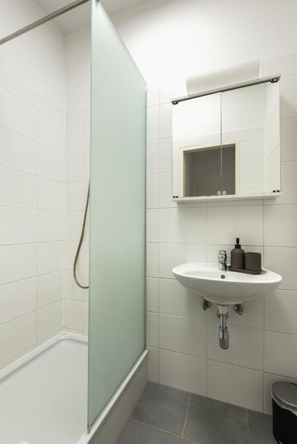 Cozy Apartment Steps Away From Subway Station Wien Exterior foto